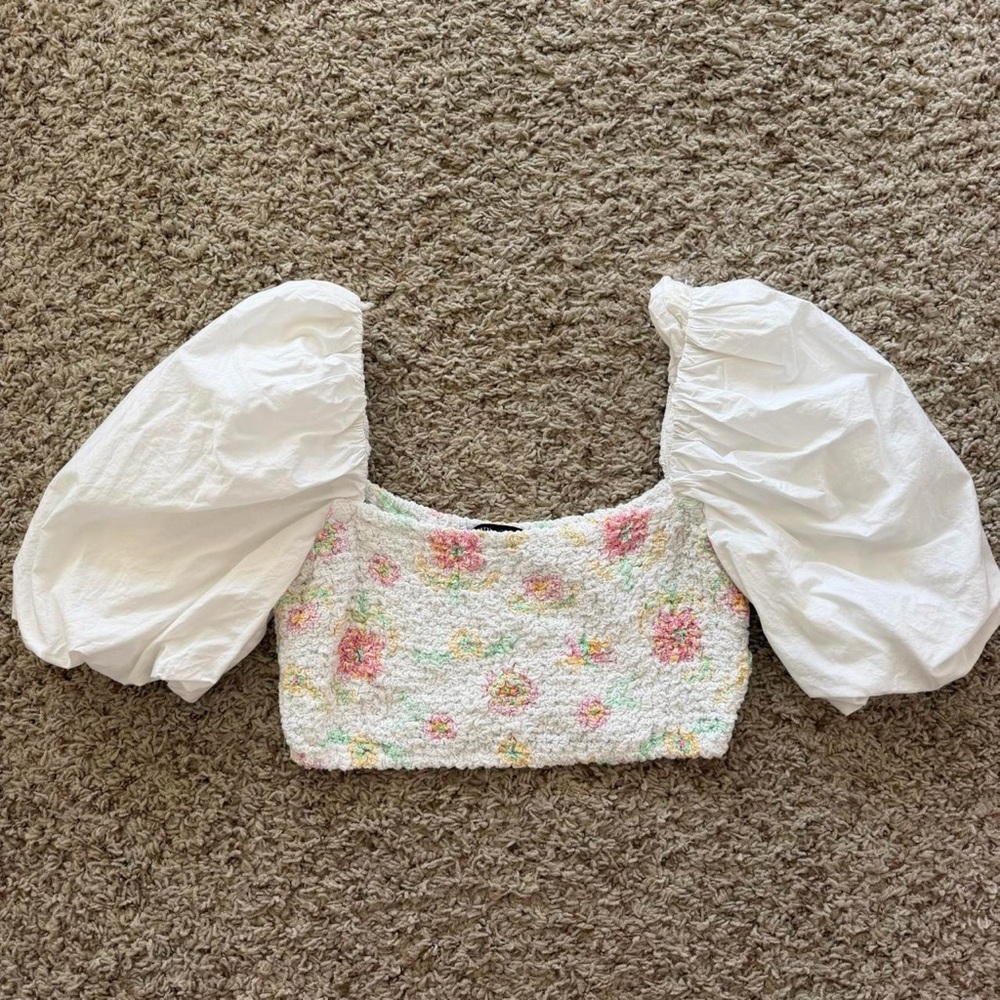 Zara White Puff-Sleeve Floral Smocked Crop Top